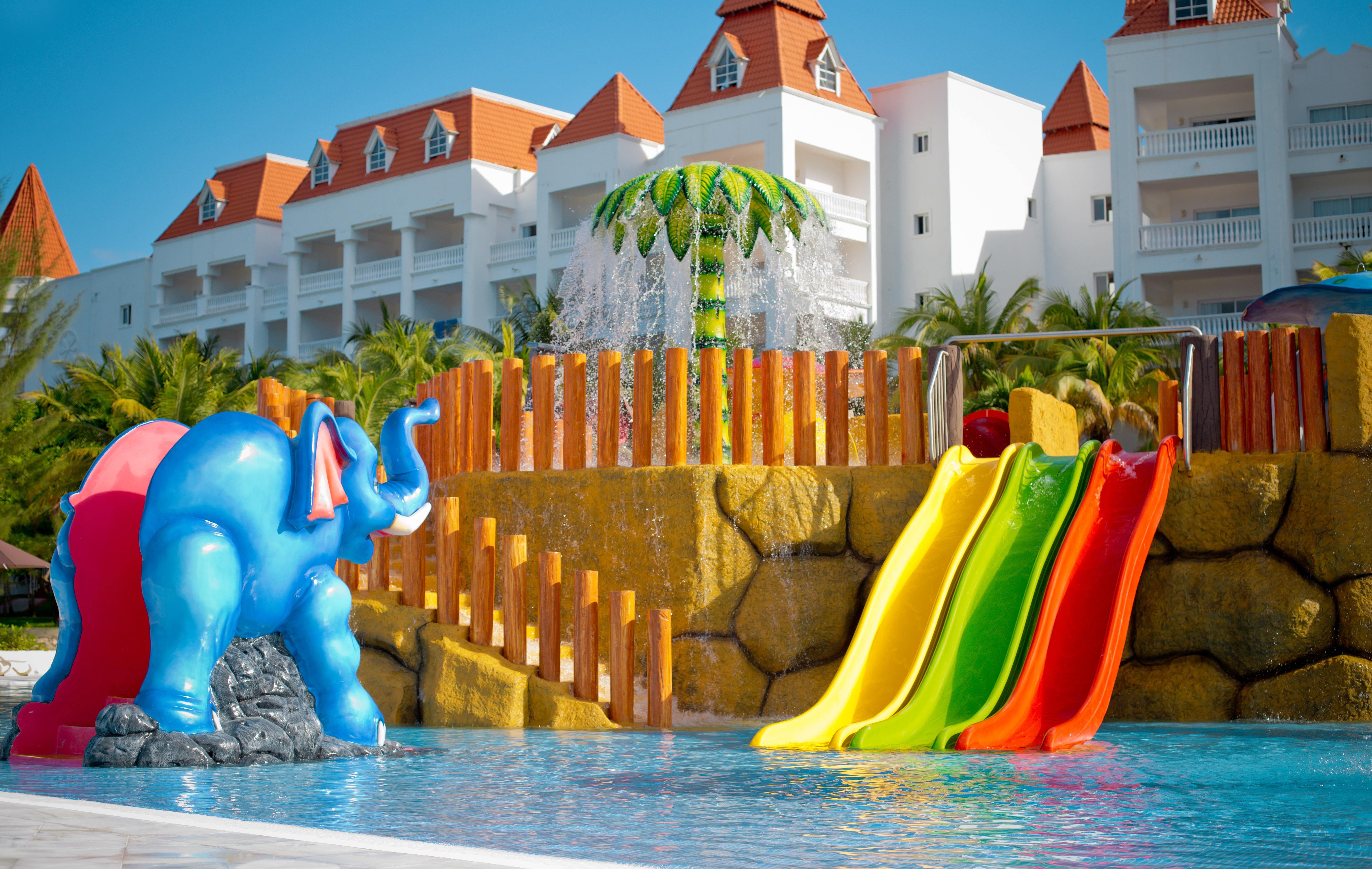 Bahia Principe Grand Jamaica (Adults Only) Hotel Runaway Bay Buitenkant foto The children's pool at the Iberostar Grand Hotel Bávaro