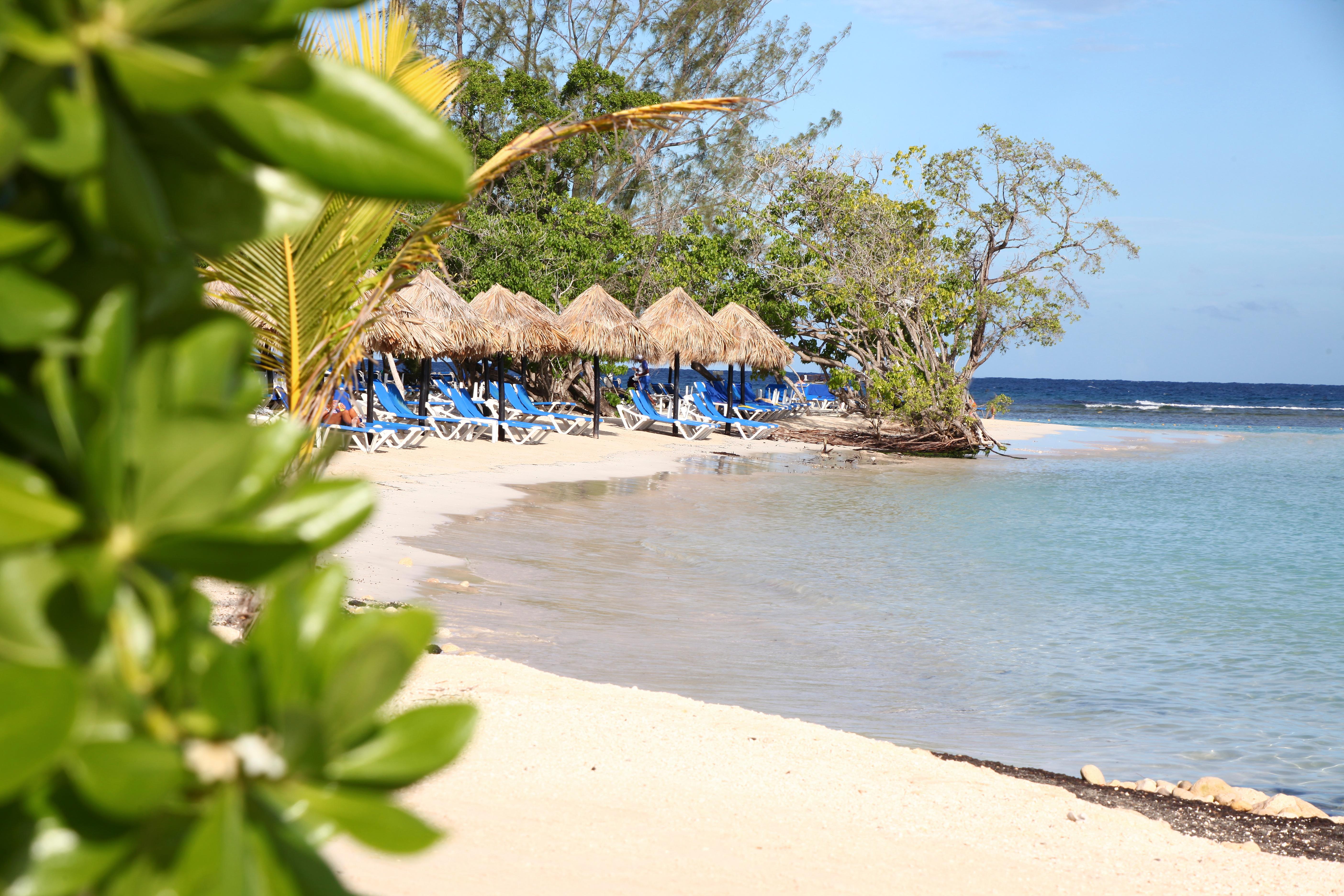 Bahia Principe Grand Jamaica (Adults Only) Hotel Runaway Bay Buitenkant foto Beach at Sandals Royal Plantation