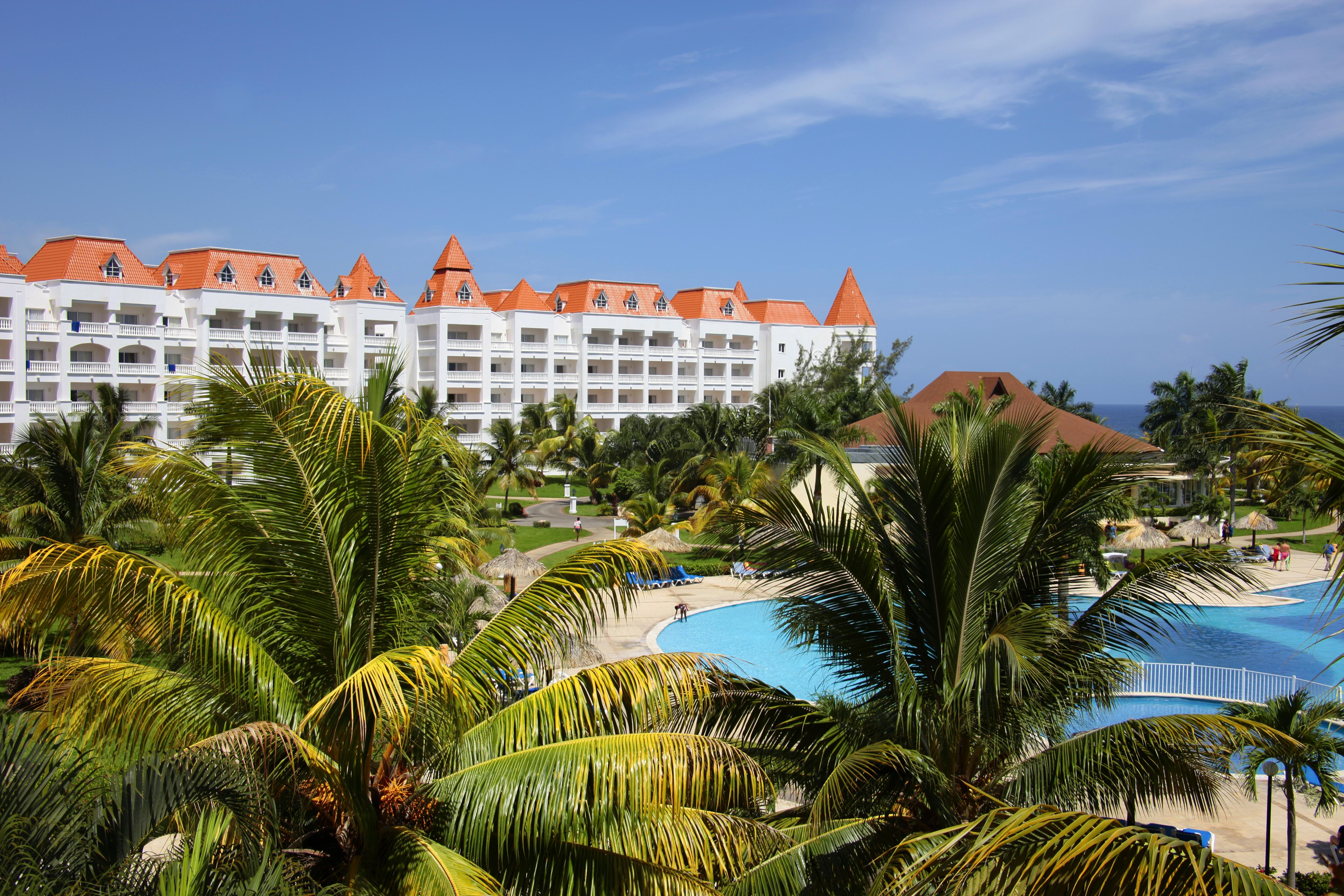 Bahia Principe Grand Jamaica (Adults Only) Hotel Runaway Bay Buitenkant foto The Royal at Atlantis
