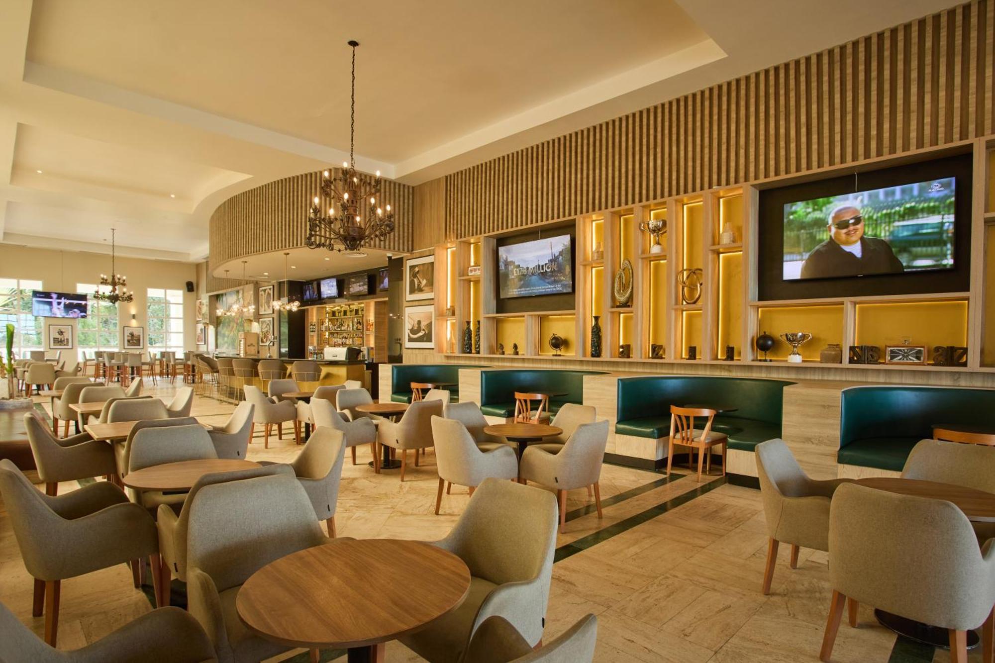 Bahia Principe Grand Jamaica (Adults Only) Hotel Runaway Bay Buitenkant foto The lounge at the airport