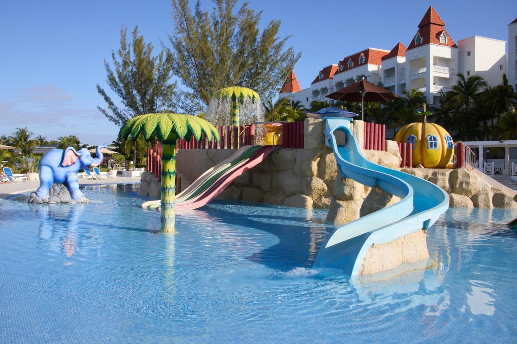 Bahia Principe Grand Jamaica (Adults Only) Hotel Runaway Bay Buitenkant foto The water park at the Iberostar Grand Hotel Bávaro