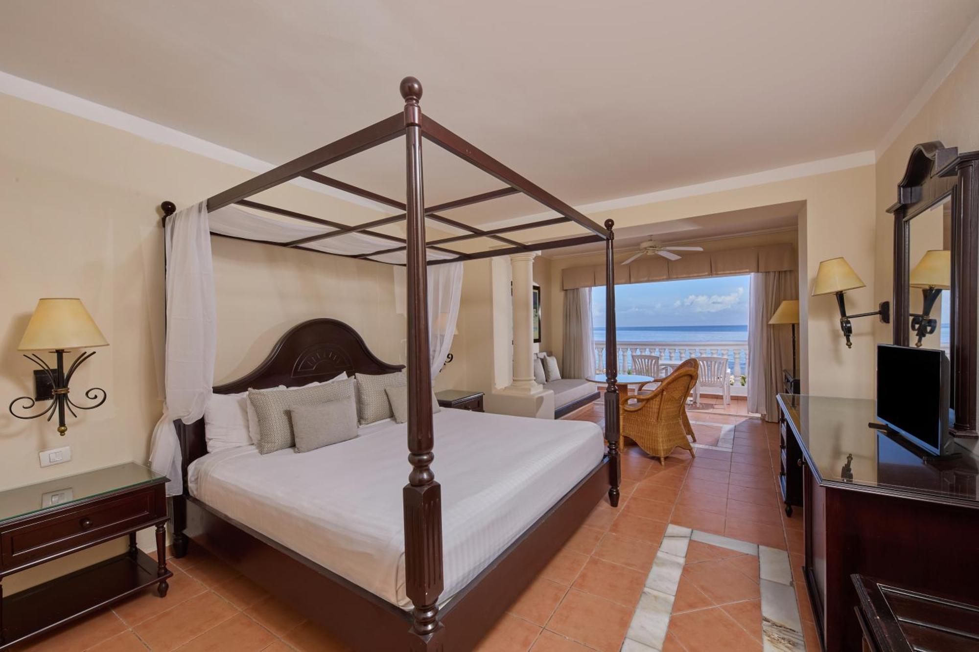 Bahia Principe Grand Jamaica (Adults Only) Hotel Runaway Bay Buitenkant foto A room at the Iberostar Grand Hotel Bávaro