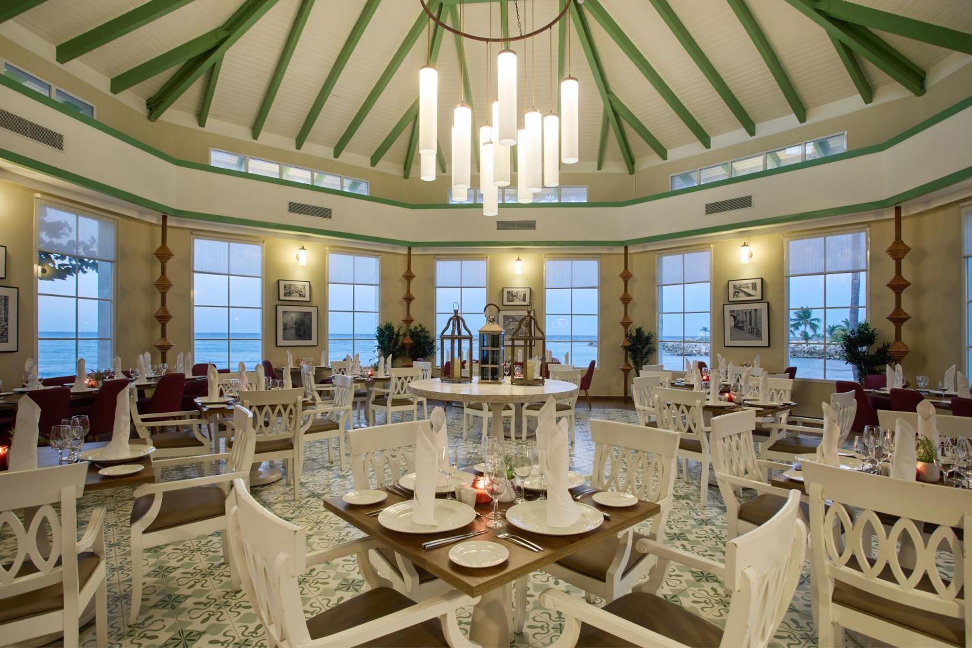 Bahia Principe Grand Jamaica (Adults Only) Hotel Runaway Bay Buitenkant foto The restaurant at the hotel