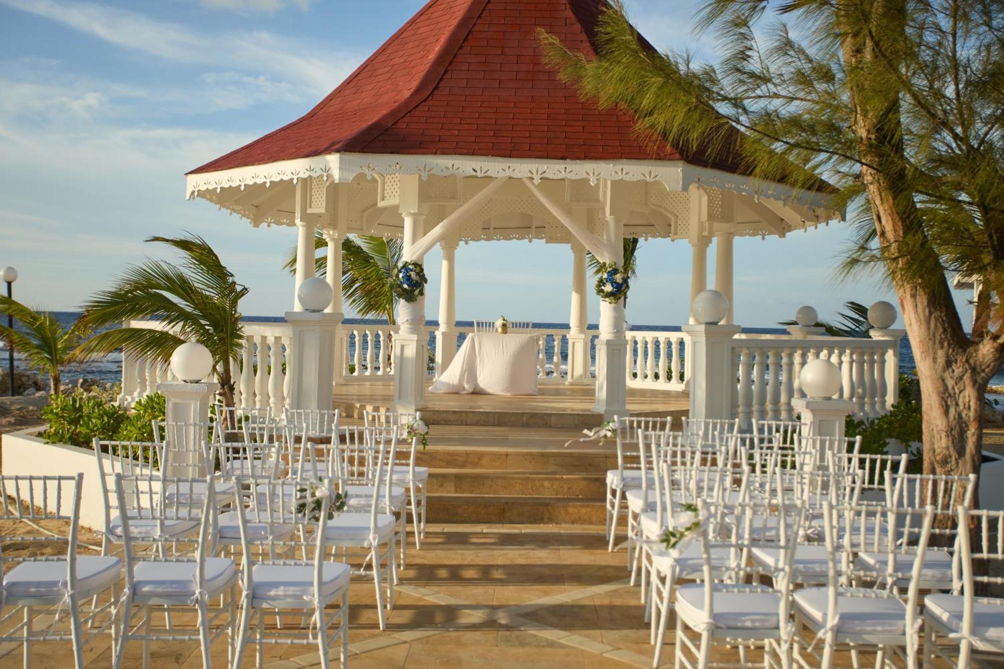Bahia Principe Grand Jamaica (Adults Only) Hotel Runaway Bay Buitenkant foto A gazebo at a resort