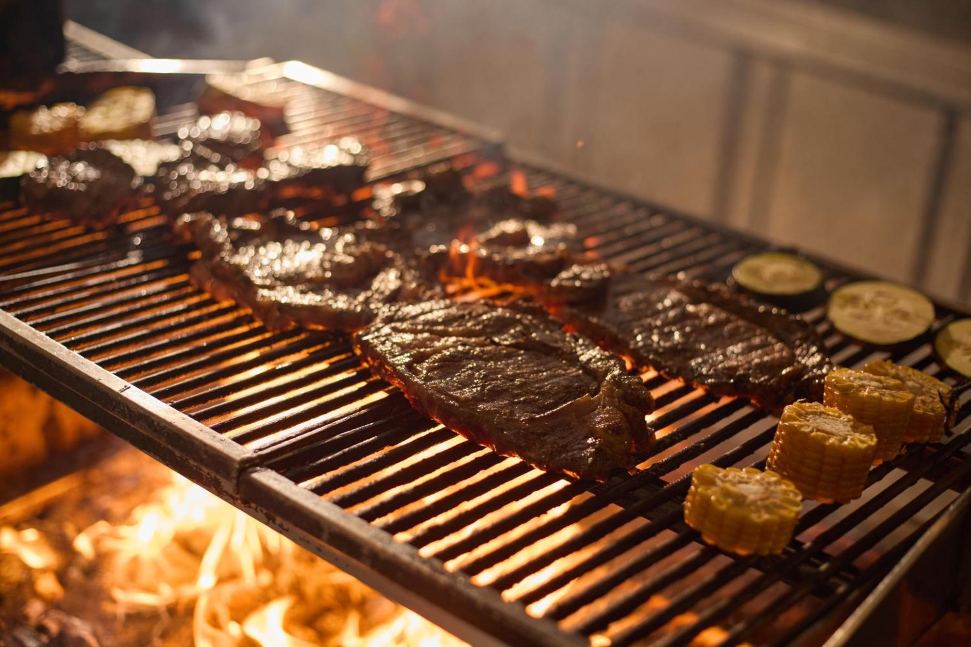Bahia Principe Grand Jamaica (Adults Only) Hotel Runaway Bay Buitenkant foto A typical barbecue