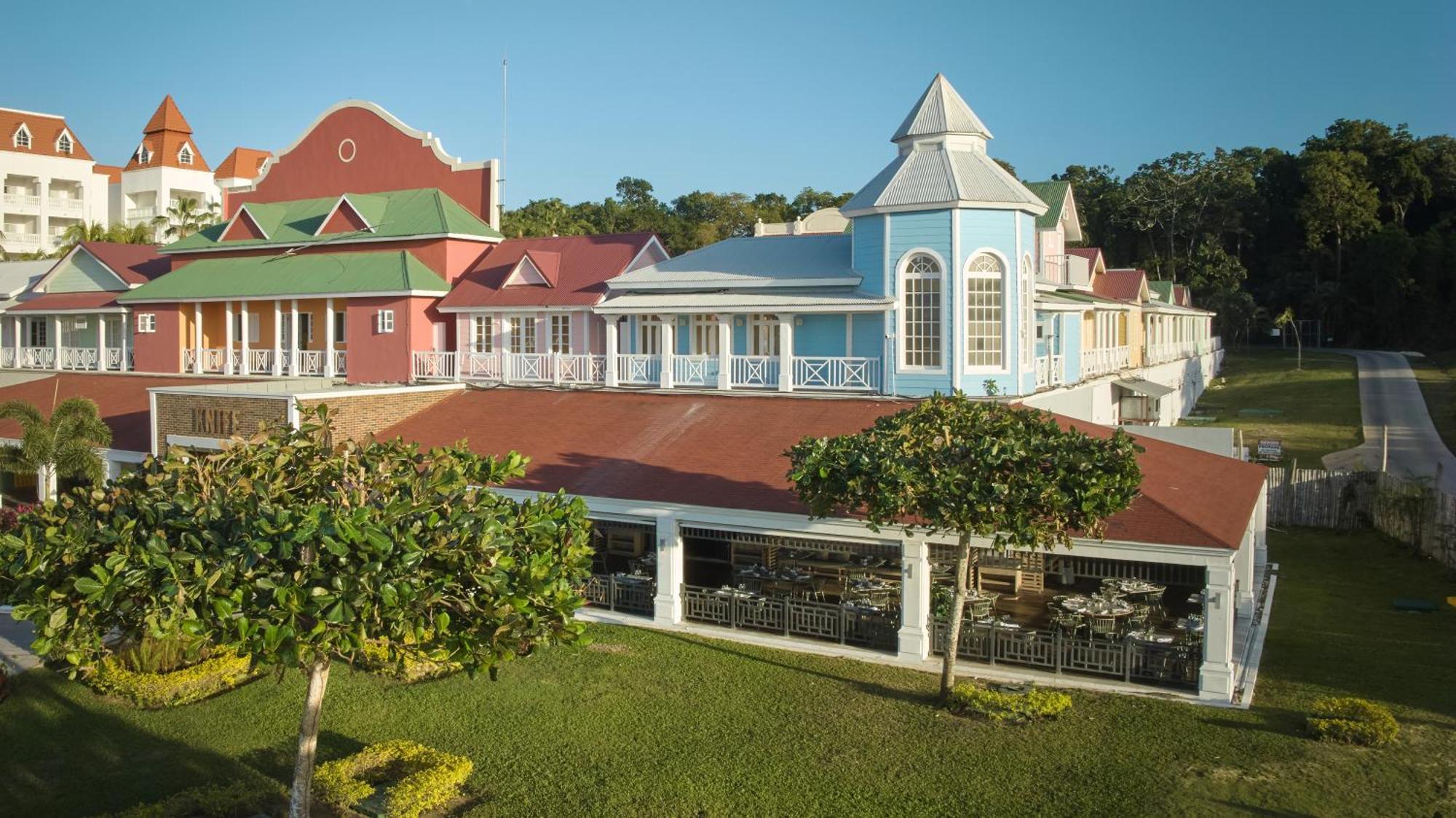 Bahia Principe Grand Jamaica (Adults Only) Hotel Runaway Bay Buitenkant foto The Village at Wild Dunes