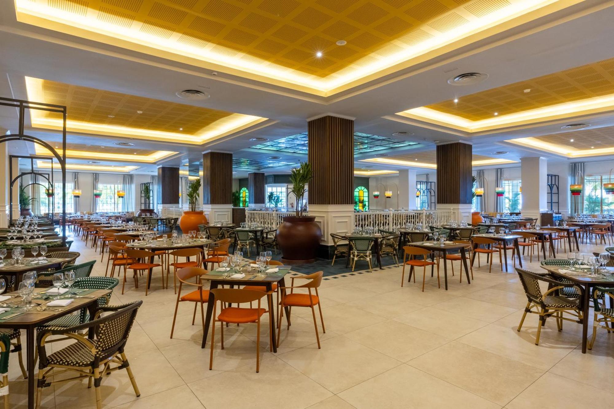 Bahia Principe Grand Jamaica (Adults Only) Hotel Runaway Bay Buitenkant foto The restaurant at the hotel